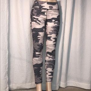 X by gottex camouflage printed leggins